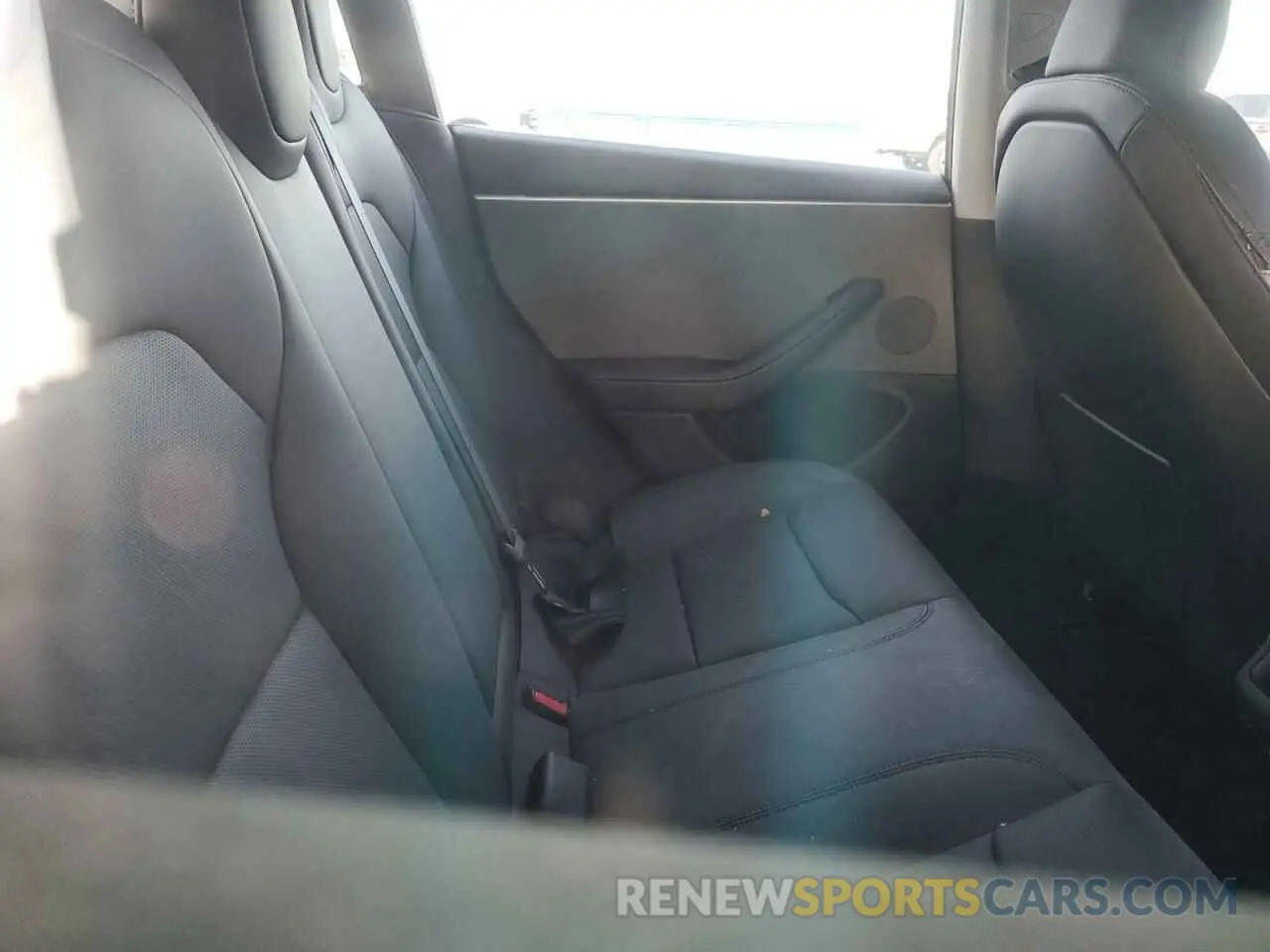 11 Фотография поврежденного автомобиля 5YJ3E1EA2RF860860 TESLA MODEL 3 2024
