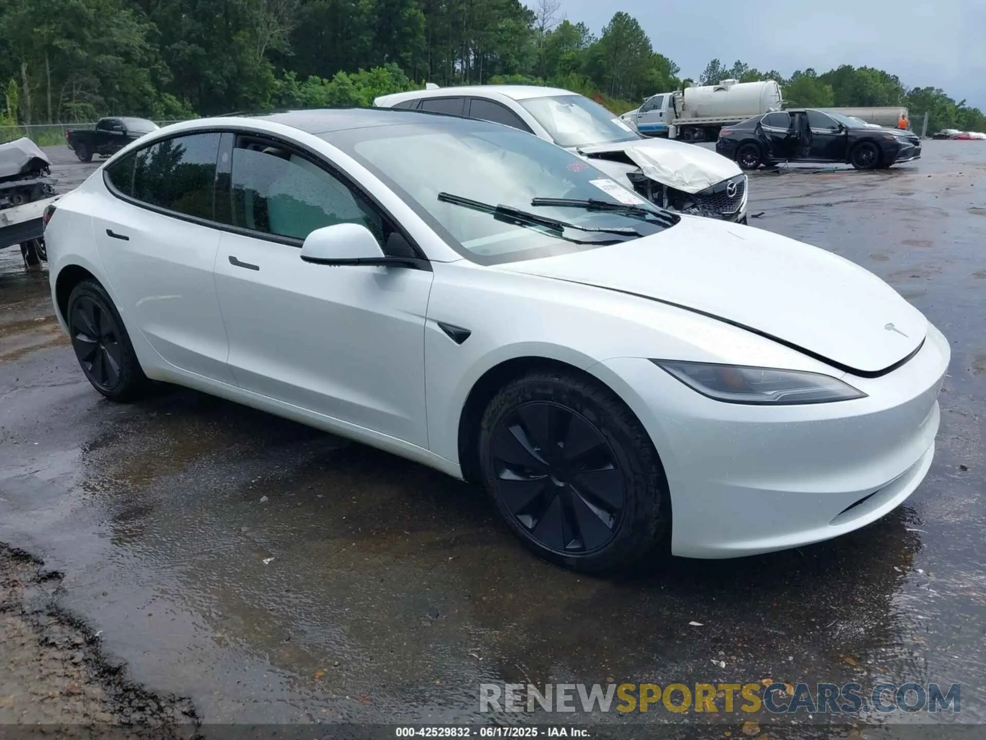 1 Photograph of a damaged car 5YJ3E1EA2RF864570 TESLA MODEL 3 2024