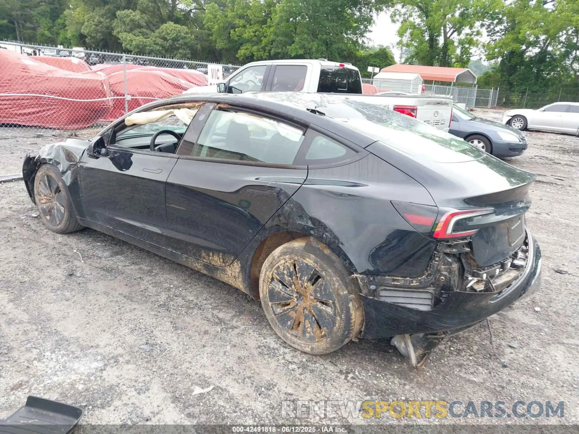 3 Фотография поврежденного автомобиля 5YJ3E1EA3RF729159 TESLA MODEL 3 2024