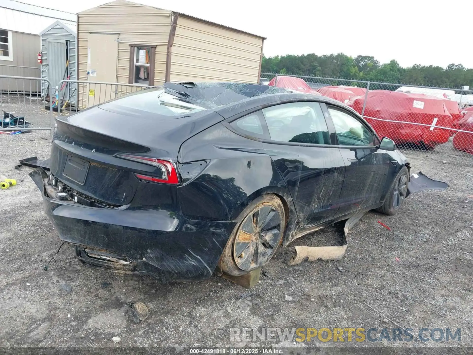 4 Фотография поврежденного автомобиля 5YJ3E1EA3RF729159 TESLA MODEL 3 2024
