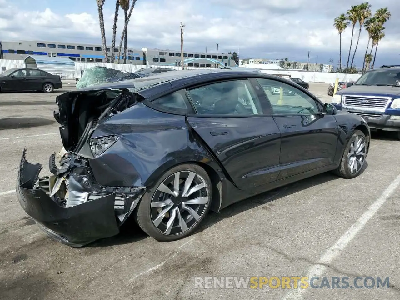 3 Фотография поврежденного автомобиля 5YJ3E1EA3RF741263 TESLA MODEL 3 2024