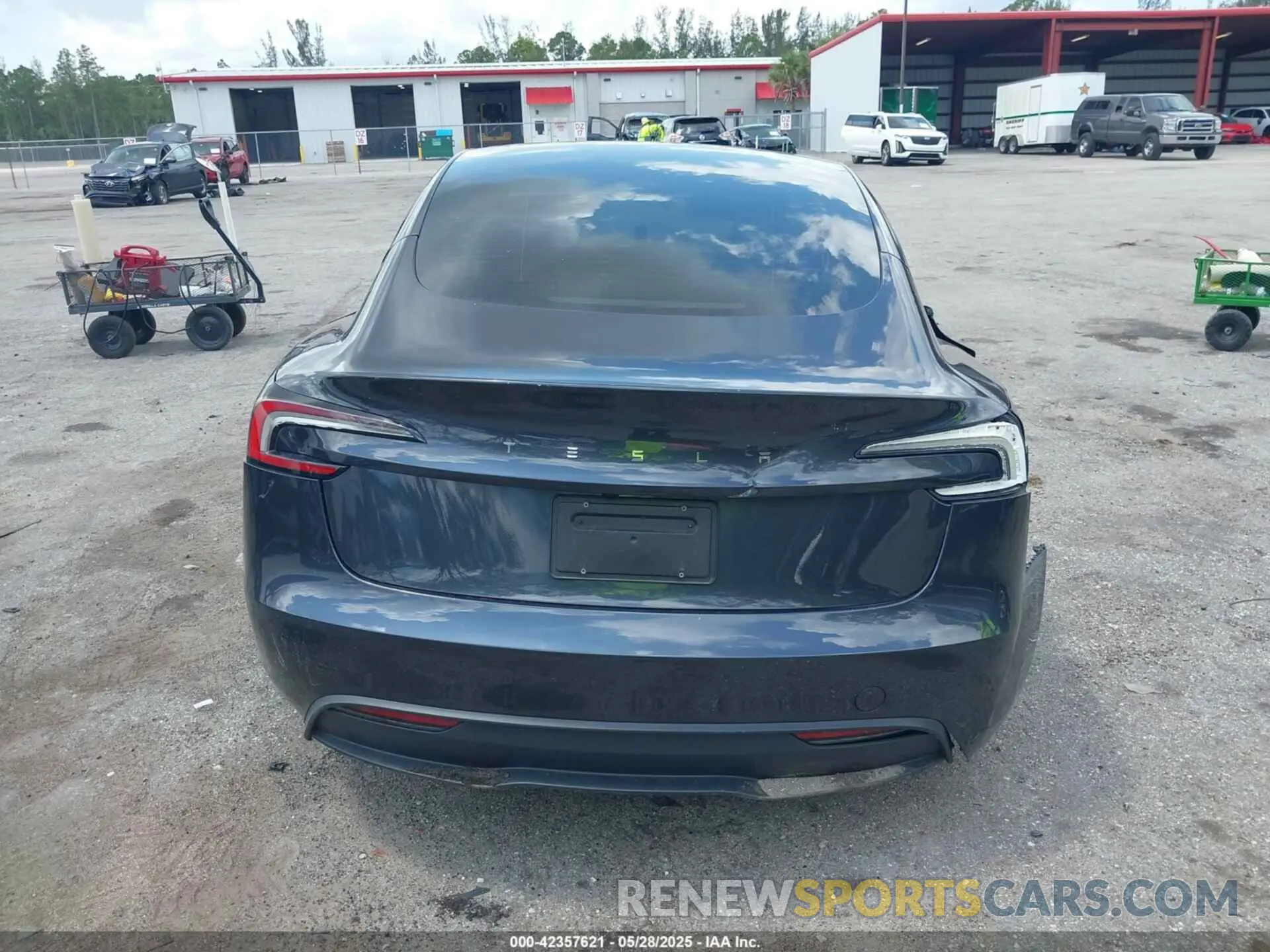 15 Фотография поврежденного автомобиля 5YJ3E1EA3RF741585 TESLA MODEL 3 2024