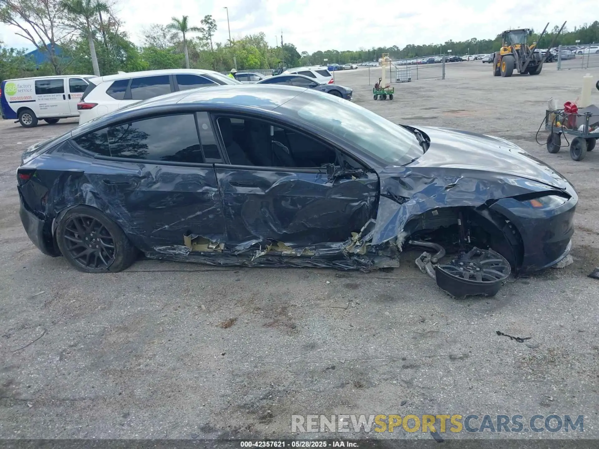 6 Фотография поврежденного автомобиля 5YJ3E1EA3RF741585 TESLA MODEL 3 2024