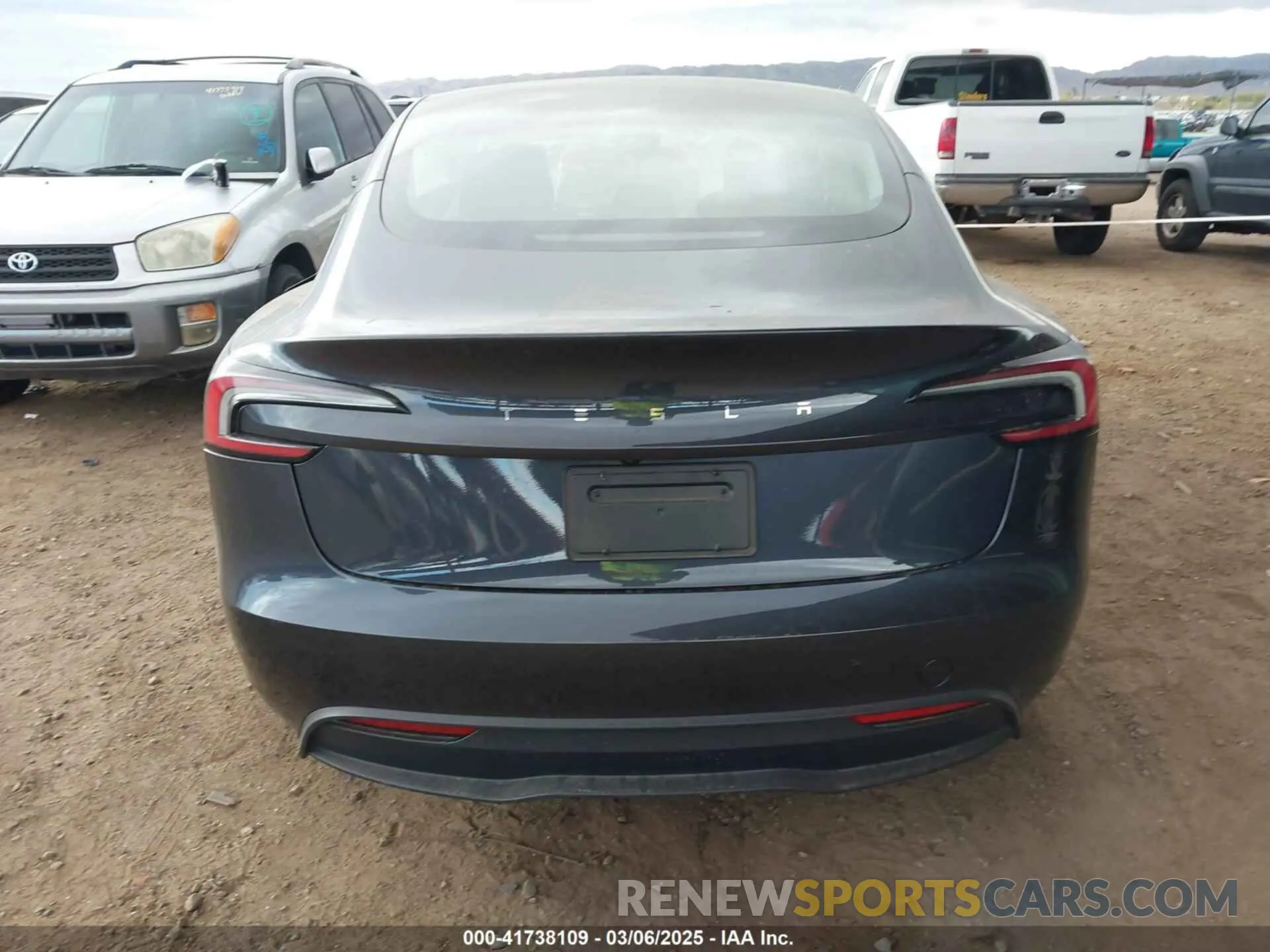16 Фотография поврежденного автомобиля 5YJ3E1EA3RF771010 TESLA MODEL 3 2024