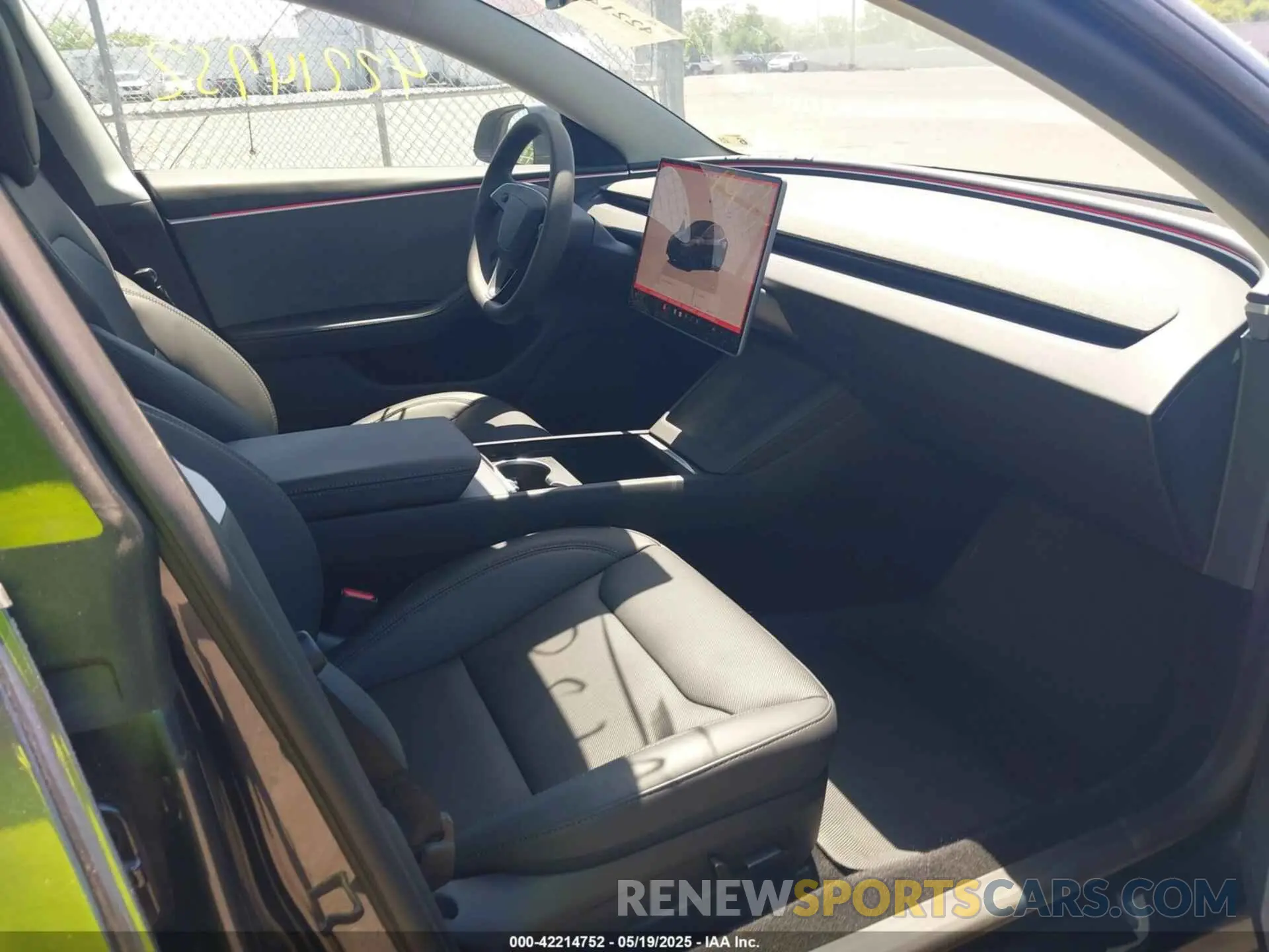 5 Photograph of a damaged car 5YJ3E1EA3RF784002 TESLA MODEL 3 2024