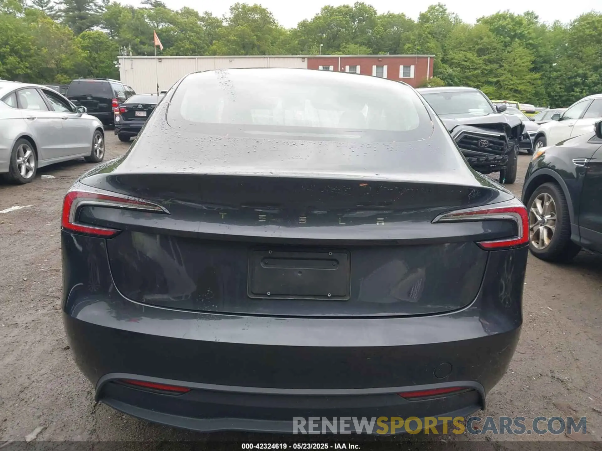 16 Photograph of a damaged car 5YJ3E1EA3RF831013 TESLA MODEL 3 2024