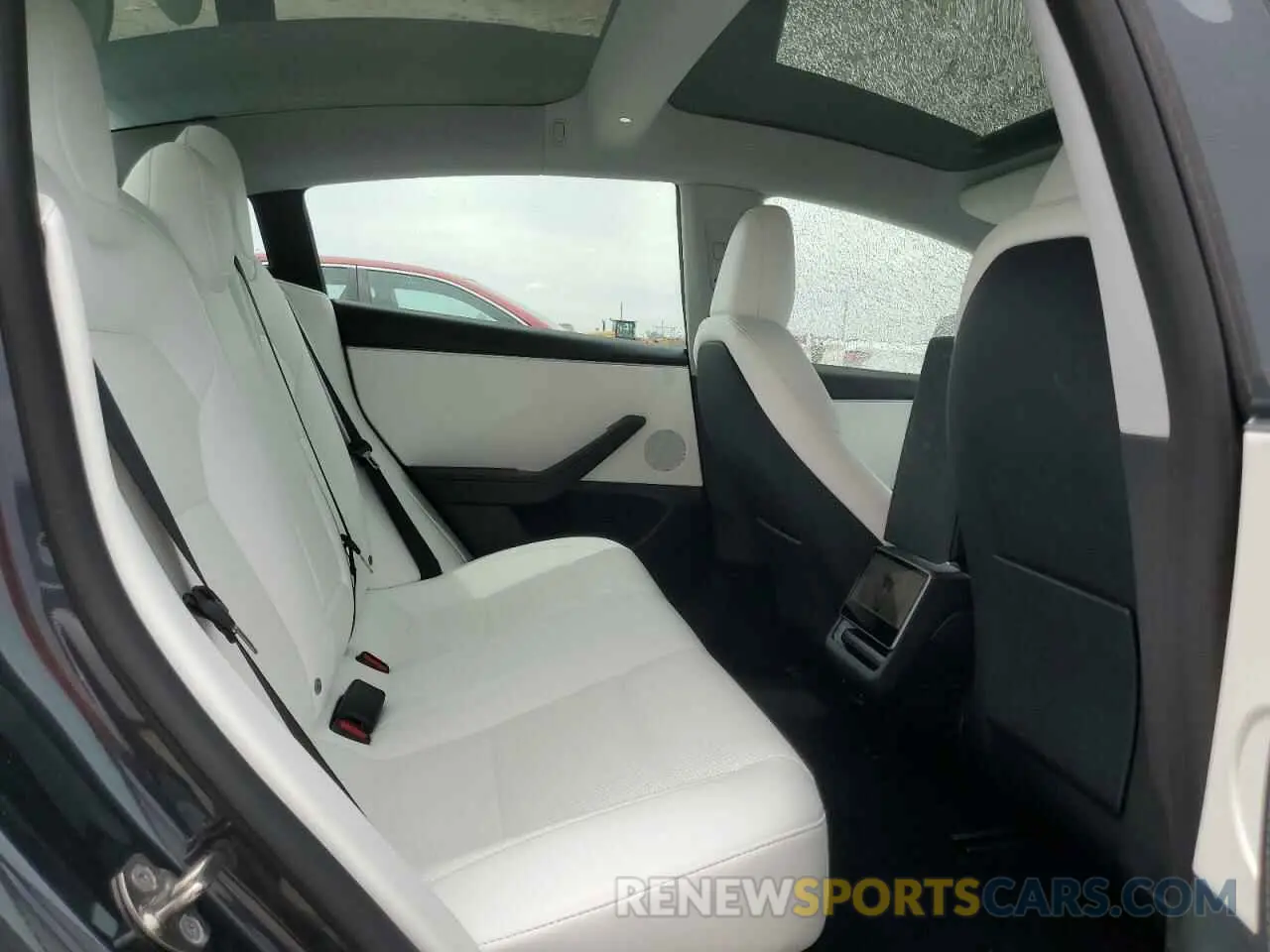 10 Фотография поврежденного автомобиля 5YJ3E1EA3RF858616 TESLA MODEL 3 2024