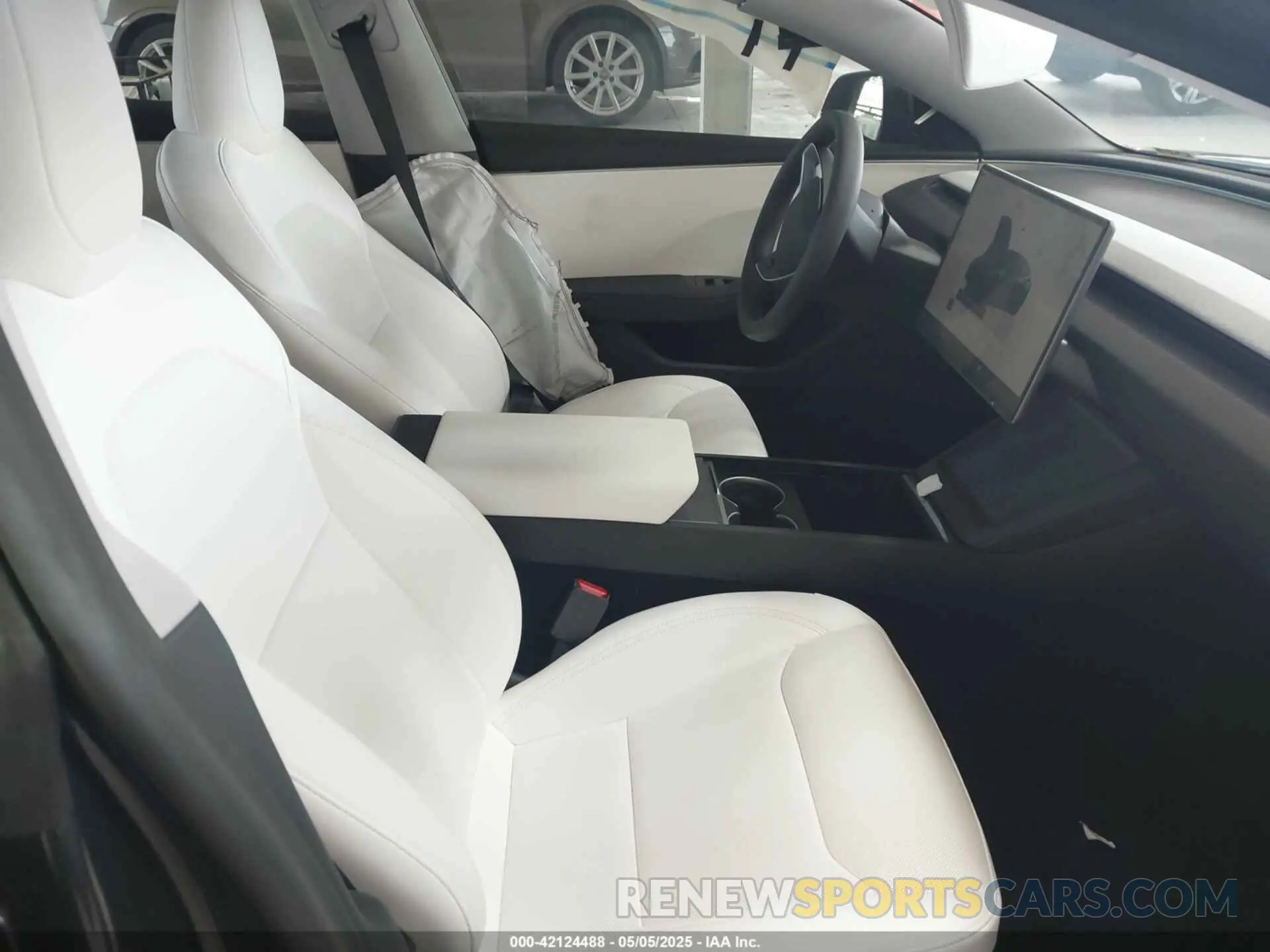 5 Photograph of a damaged car 5YJ3E1EA3RF870295 TESLA MODEL 3 2024