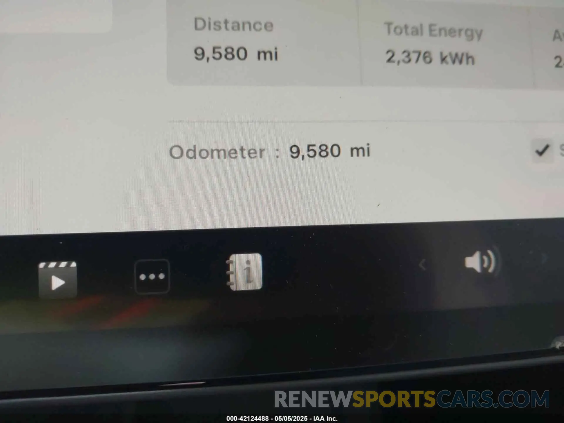 7 Photograph of a damaged car 5YJ3E1EA3RF870295 TESLA MODEL 3 2024
