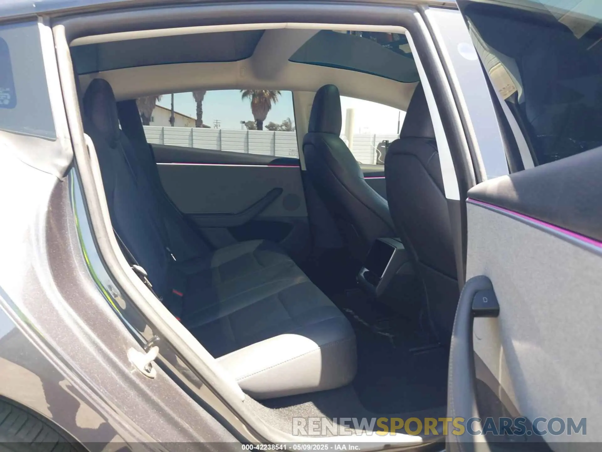 8 Photograph of a damaged car 5YJ3E1EA4RF721281 TESLA MODEL 3 2024