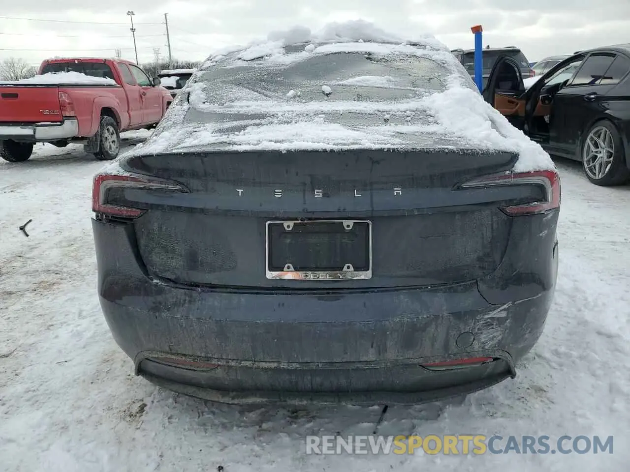 6 Photograph of a damaged car 5YJ3E1EA4RF740140 TESLA MODEL 3 2024