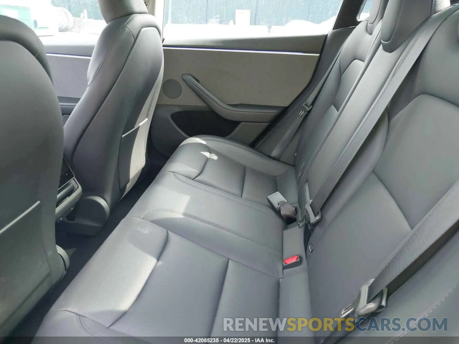 8 Photograph of a damaged car 5YJ3E1EA4RF742745 TESLA MODEL 3 2024
