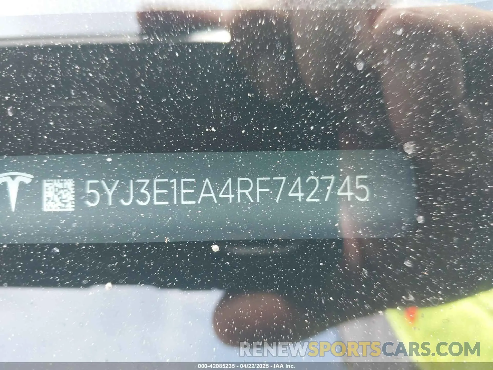 9 Photograph of a damaged car 5YJ3E1EA4RF742745 TESLA MODEL 3 2024