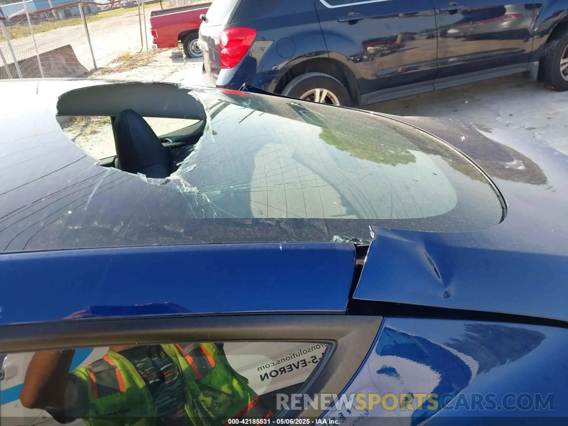 18 Photograph of a damaged car 5YJ3E1EA4RF751347 TESLA MODEL 3 2024