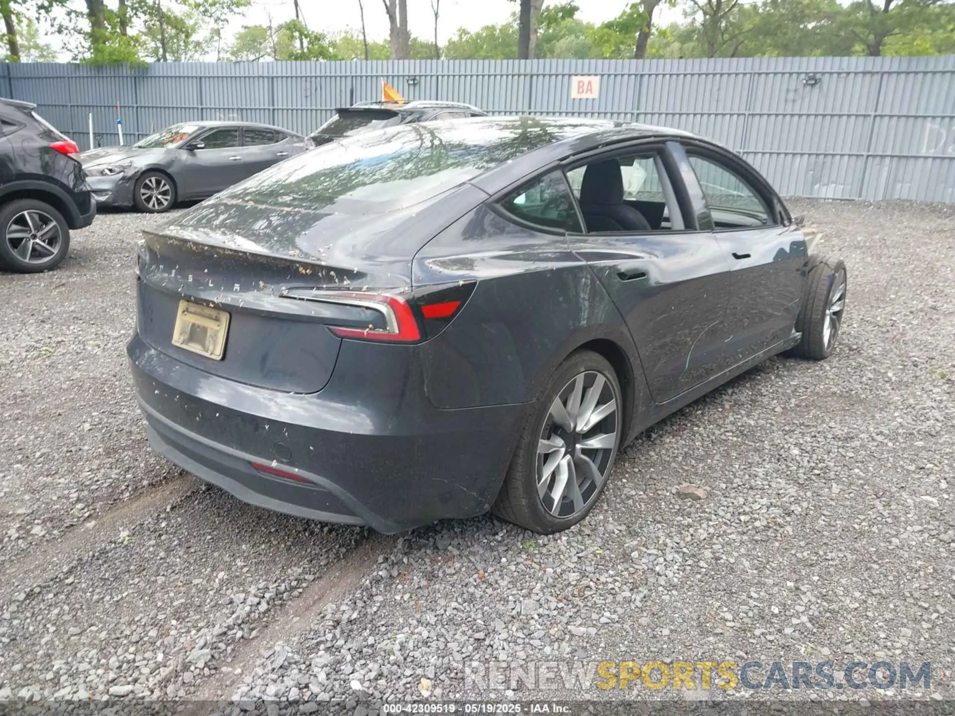 4 Фотография поврежденного автомобиля 5YJ3E1EA5RF722519 TESLA MODEL 3 2024