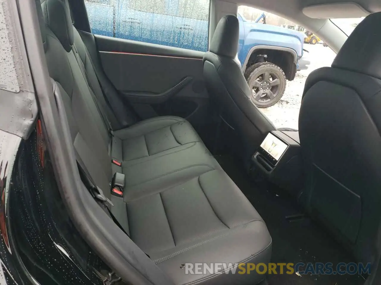 10 Photograph of a damaged car 5YJ3E1EA5RF748960 TESLA MODEL 3 2024
