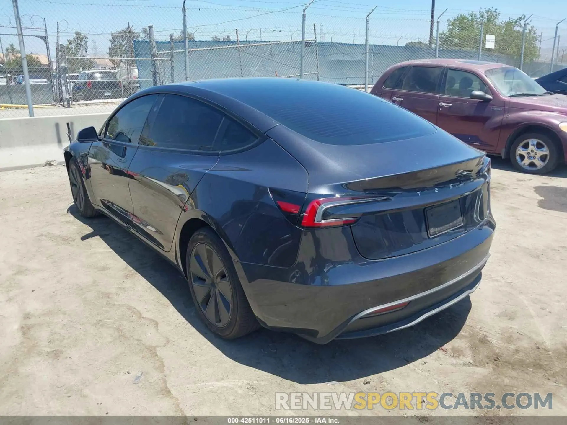 3 Фотография поврежденного автомобиля 5YJ3E1EA5RF754824 TESLA MODEL 3 2024