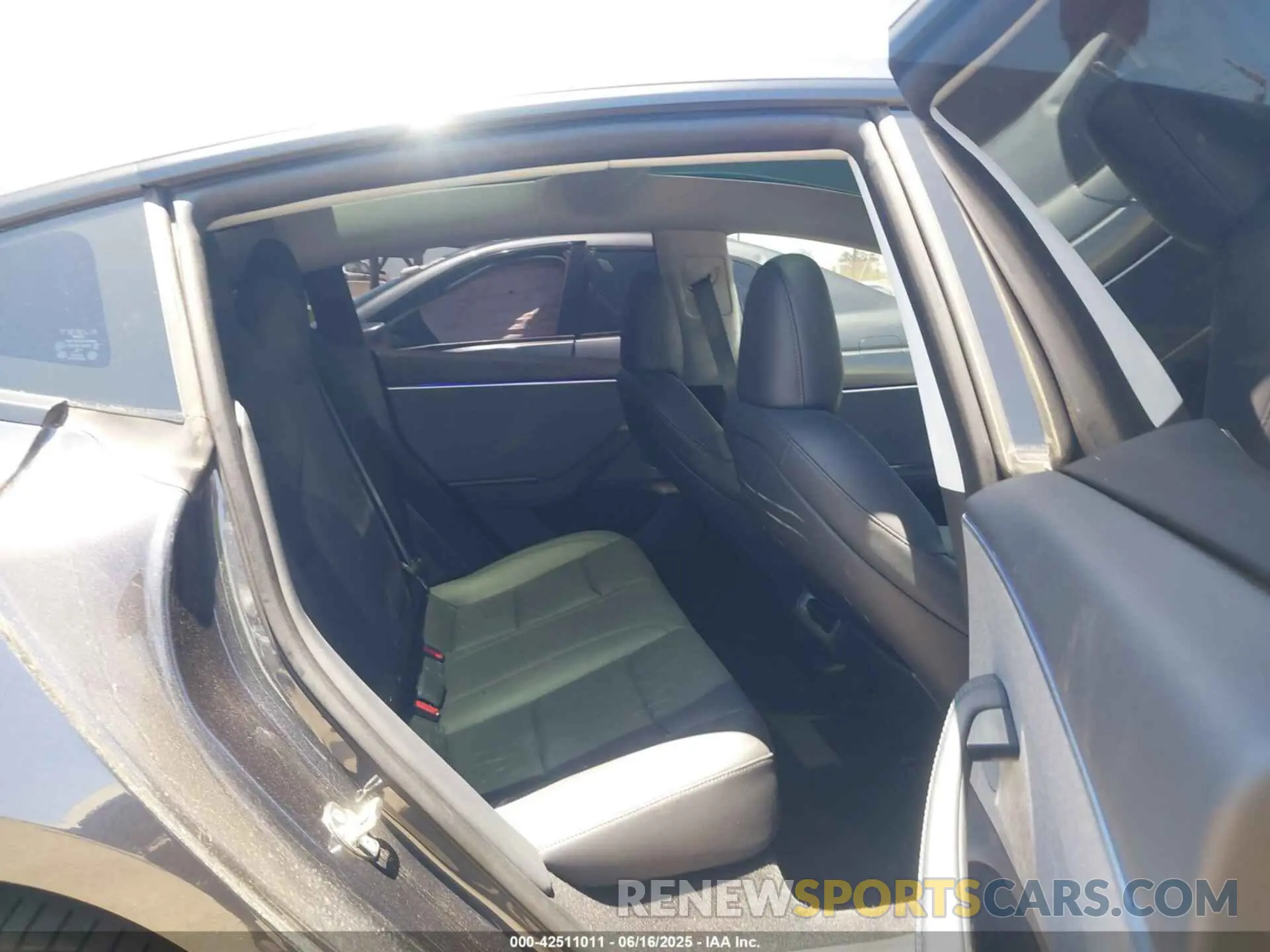 8 Фотография поврежденного автомобиля 5YJ3E1EA5RF754824 TESLA MODEL 3 2024