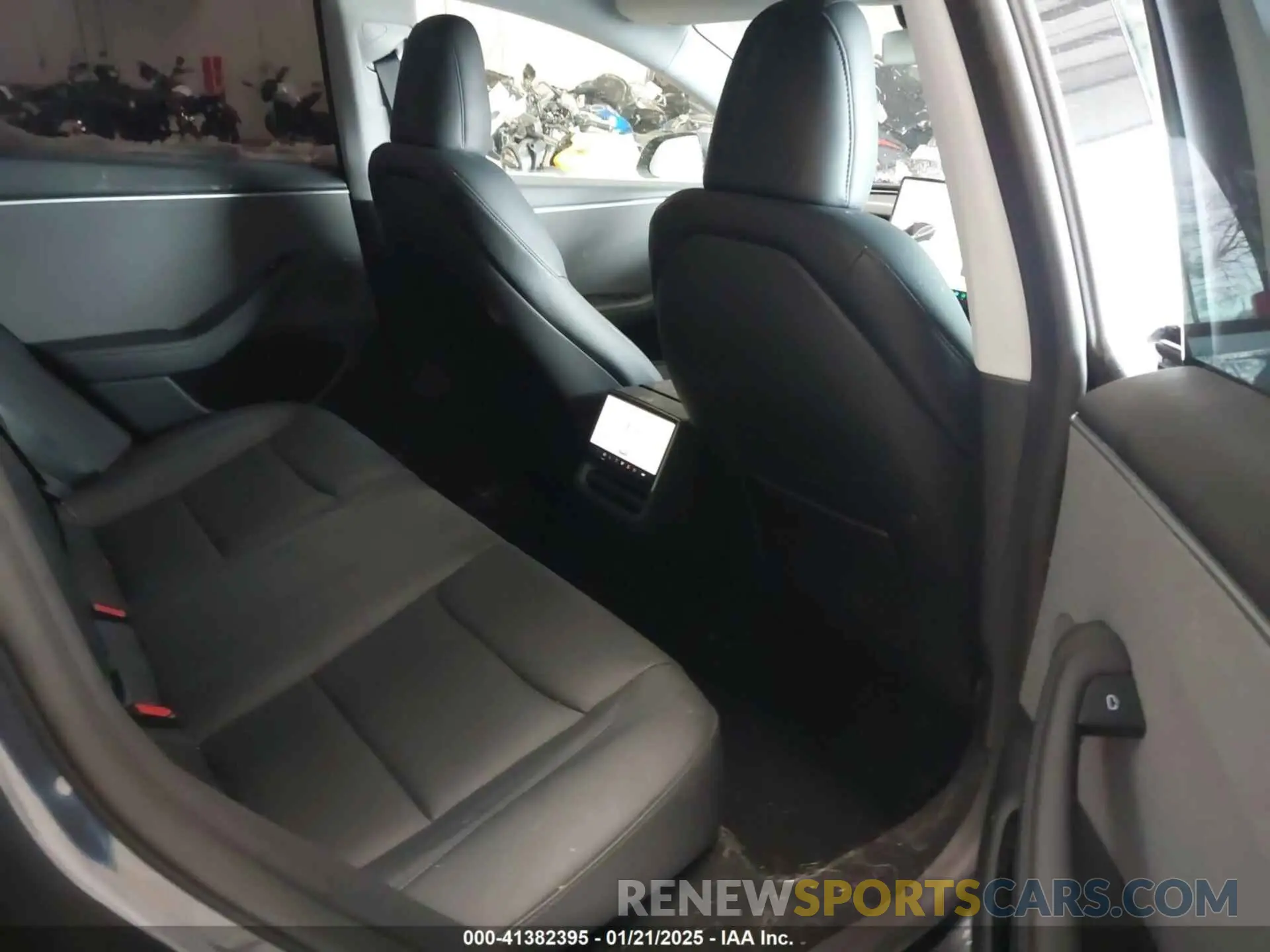 8 Photograph of a damaged car 5YJ3E1EA5RF826010 TESLA MODEL 3 2024