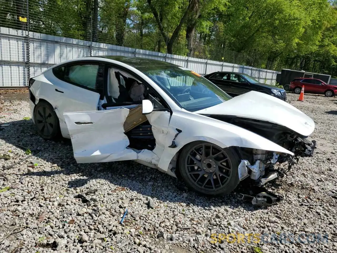 4 Фотография поврежденного автомобиля 5YJ3E1EA6RF734033 TESLA MODEL 3 2024
