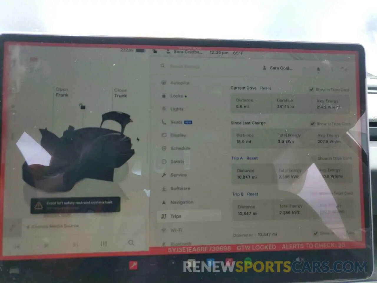 9 Photograph of a damaged car 5YJ3E1EA6RF739698 TESLA MODEL 3 2024