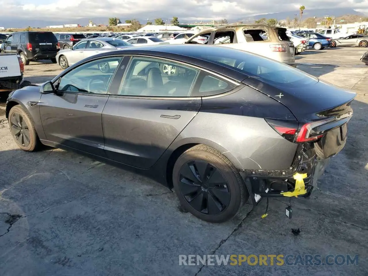 2 Фотография поврежденного автомобиля 5YJ3E1EA6RF747249 TESLA MODEL 3 2024