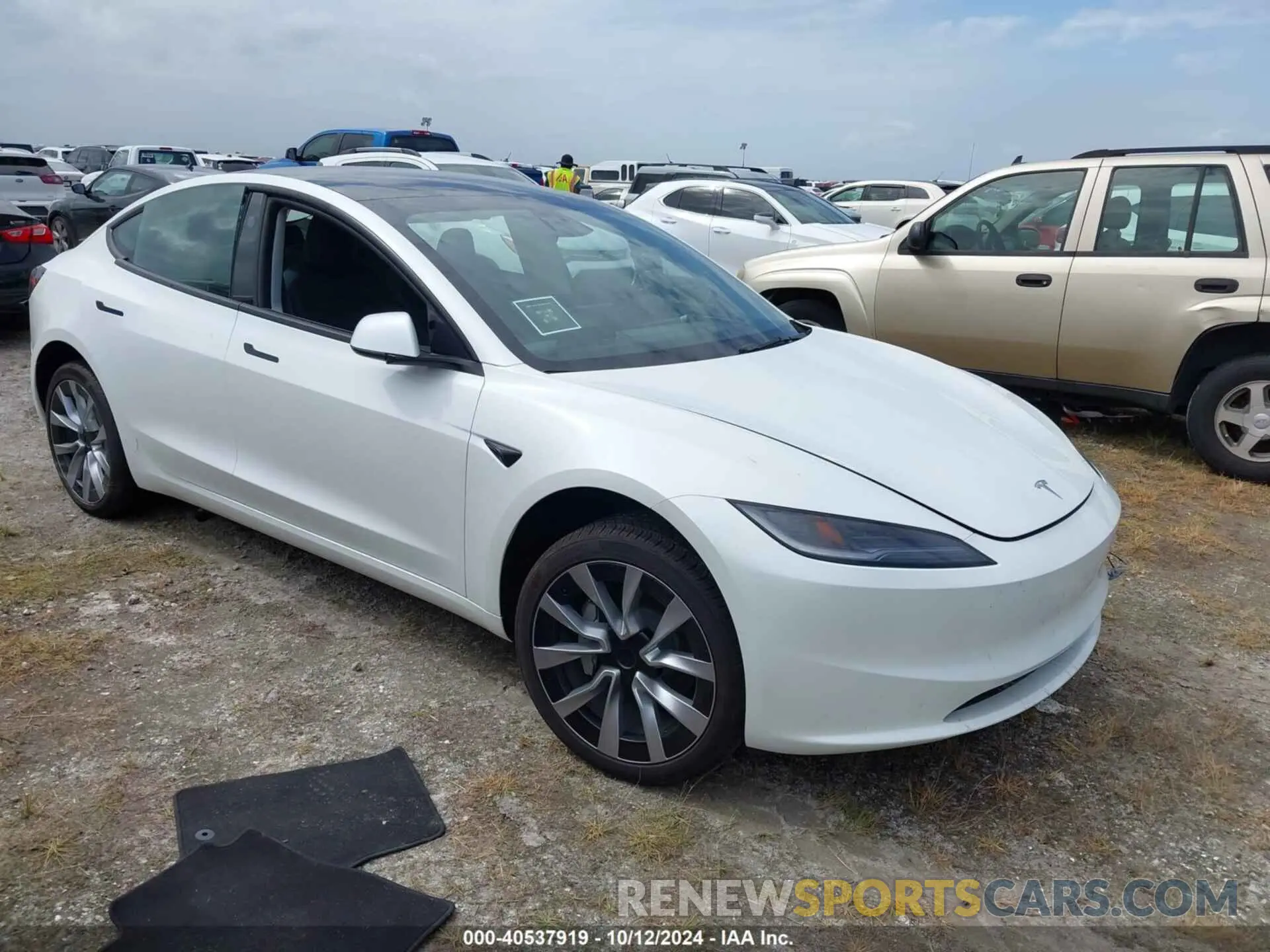 1 Фотография поврежденного автомобиля 5YJ3E1EA6RF751009 TESLA MODEL 3 2024