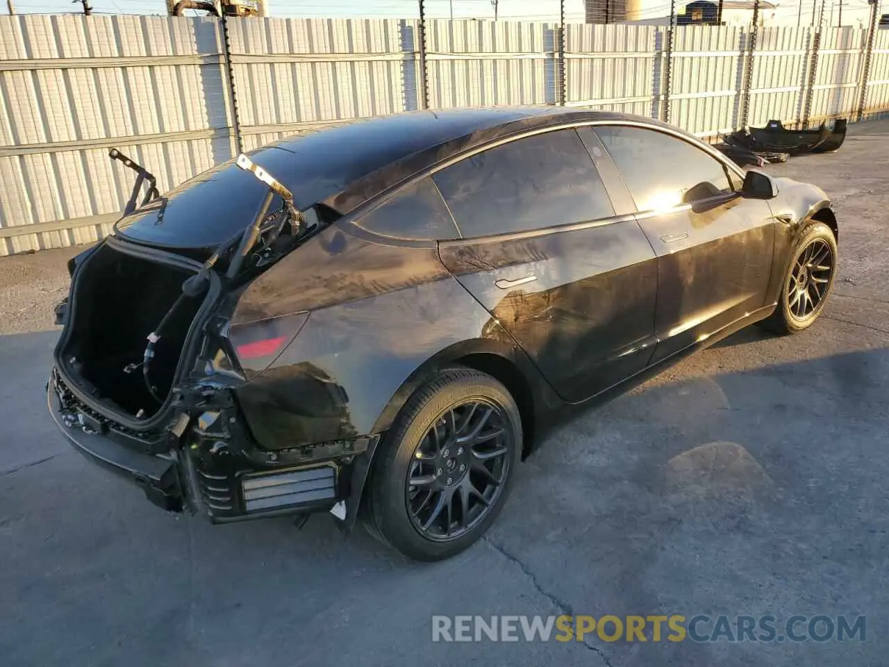 3 Фотография поврежденного автомобиля 5YJ3E1EA7RF728273 TESLA MODEL 3 2024