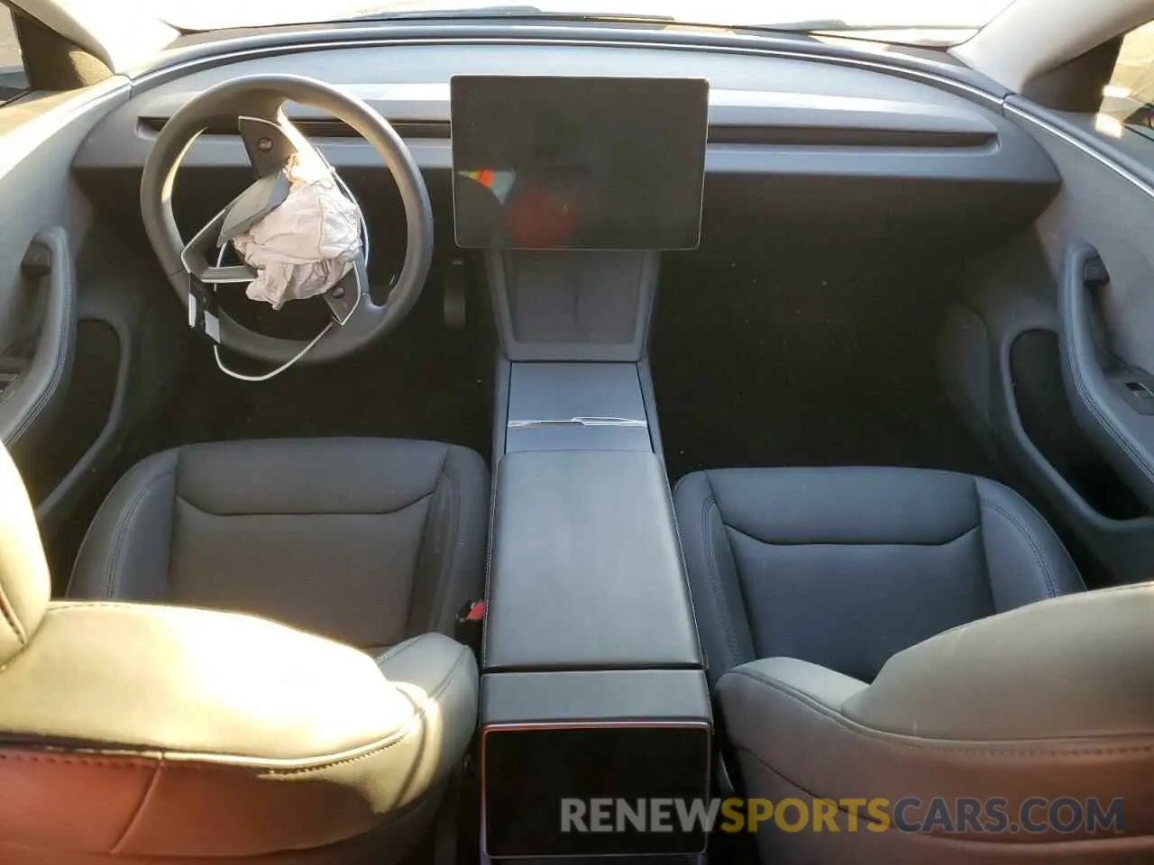 8 Фотография поврежденного автомобиля 5YJ3E1EA7RF728273 TESLA MODEL 3 2024