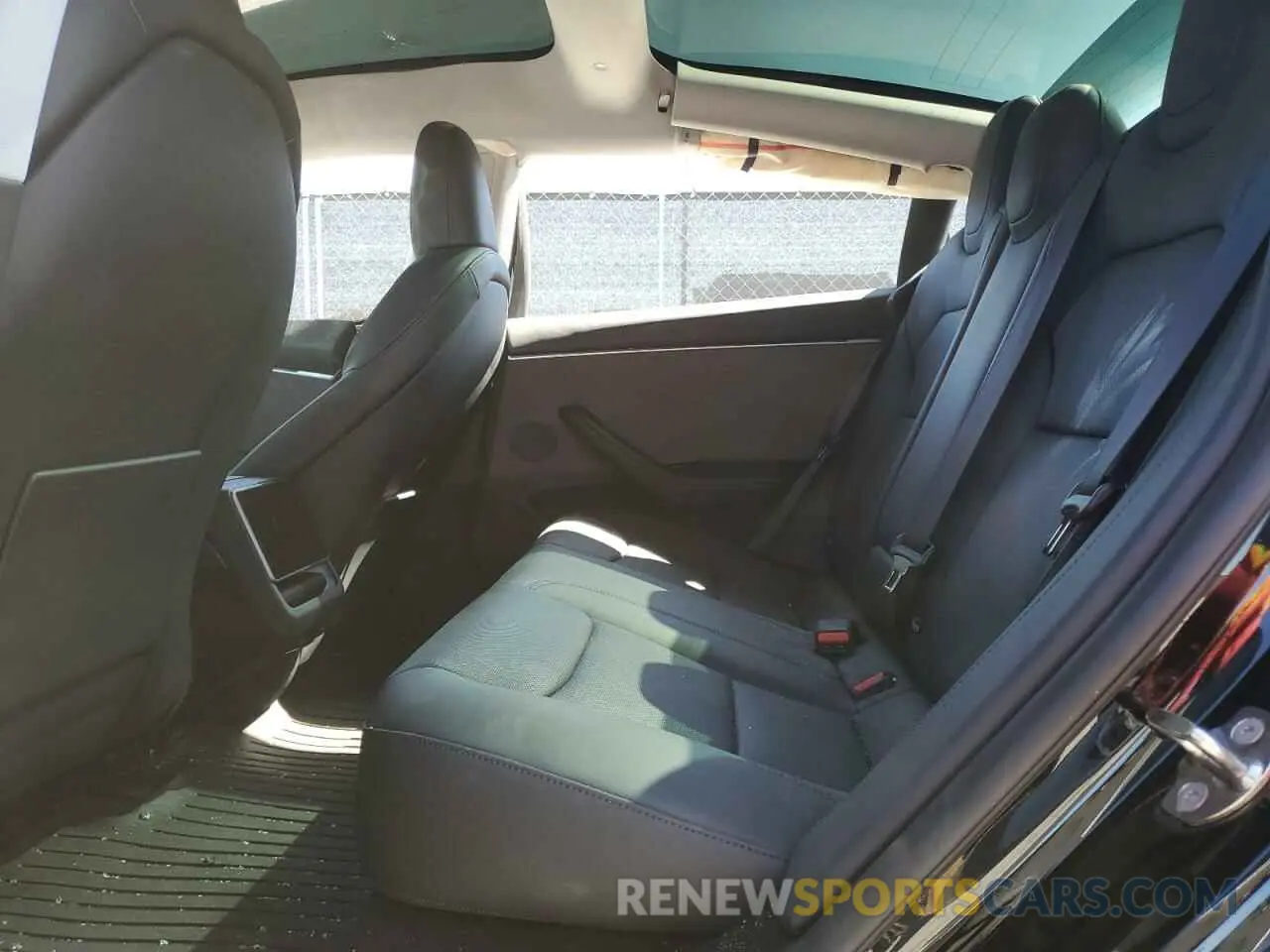 11 Photograph of a damaged car 5YJ3E1EA7RF747485 TESLA MODEL 3 2024