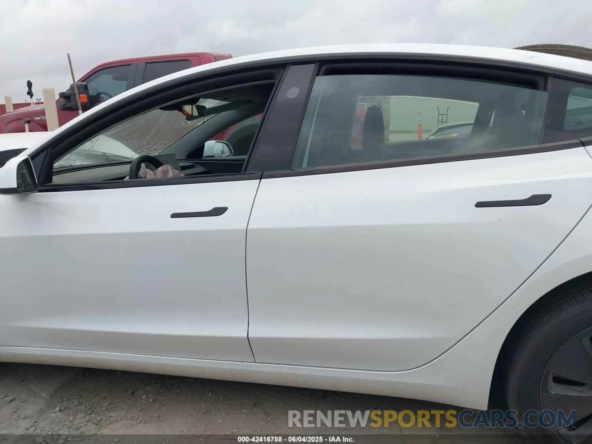 14 Photograph of a damaged car 5YJ3E1EA7RF772127 TESLA MODEL 3 2024