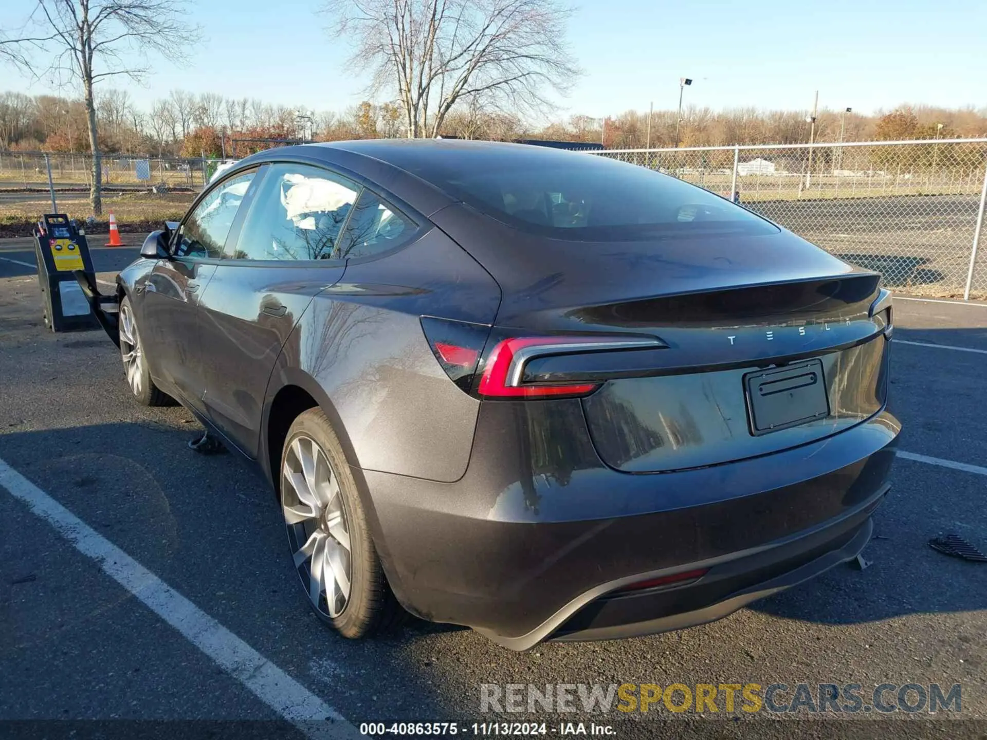 3 Фотография поврежденного автомобиля 5YJ3E1EA7RF853483 TESLA MODEL 3 2024