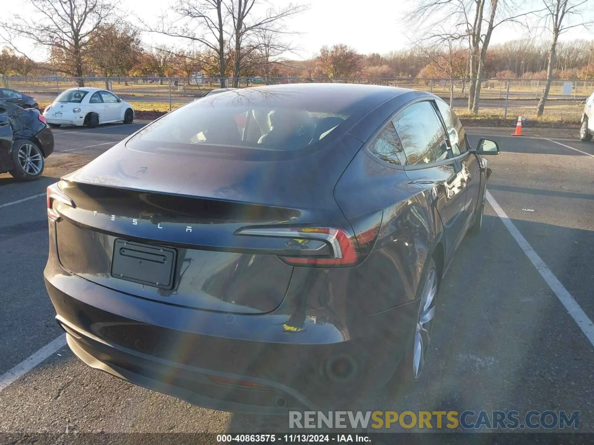 4 Фотография поврежденного автомобиля 5YJ3E1EA7RF853483 TESLA MODEL 3 2024