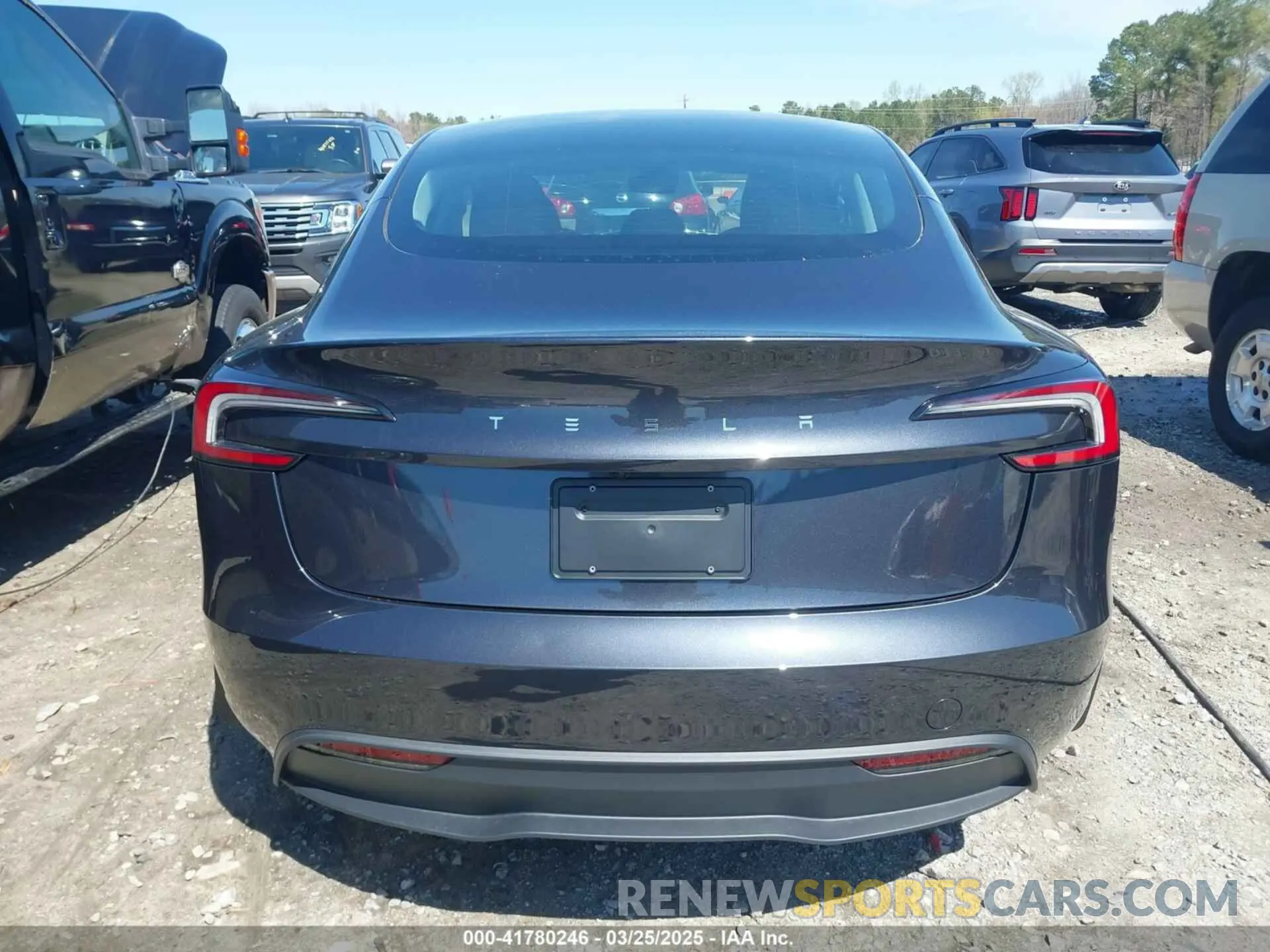 17 Фотография поврежденного автомобиля 5YJ3E1EA7RF863382 TESLA MODEL 3 2024