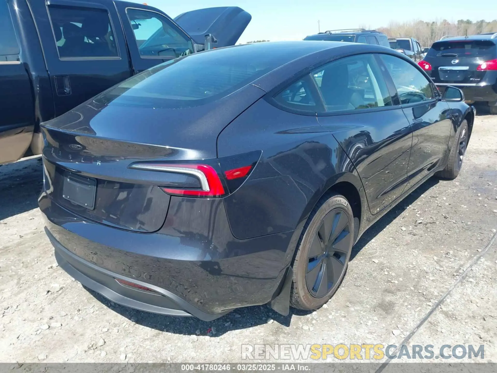 4 Фотография поврежденного автомобиля 5YJ3E1EA7RF863382 TESLA MODEL 3 2024