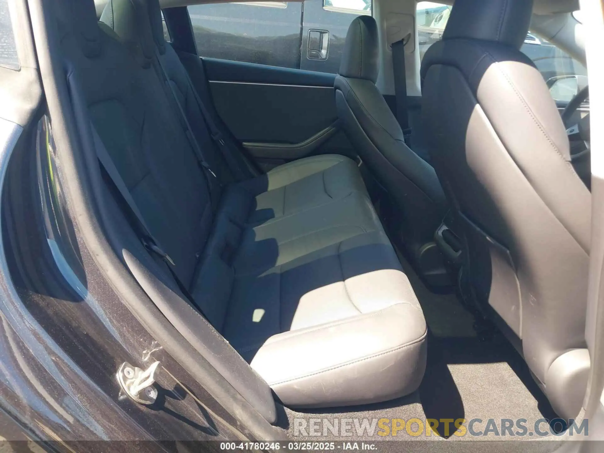 8 Фотография поврежденного автомобиля 5YJ3E1EA7RF863382 TESLA MODEL 3 2024