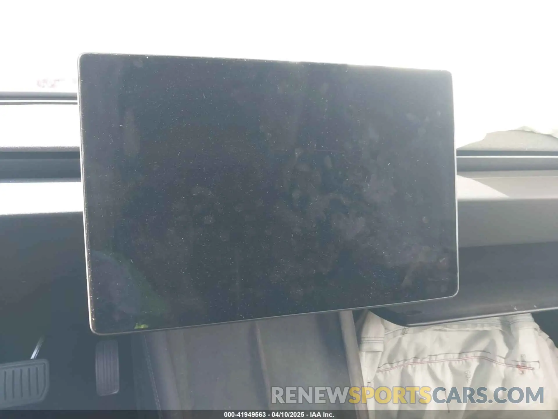 18 Photograph of a damaged car 5YJ3E1EA7RF865021 TESLA MODEL 3 2024