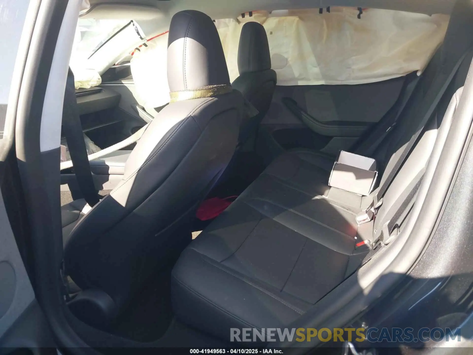8 Photograph of a damaged car 5YJ3E1EA7RF865021 TESLA MODEL 3 2024