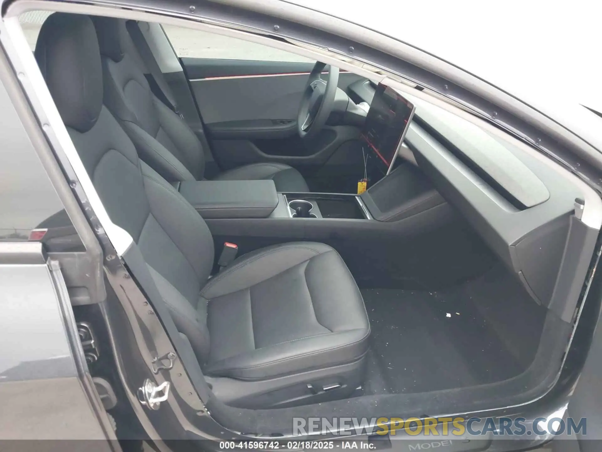 5 Photograph of a damaged car 5YJ3E1EA8RF722613 TESLA MODEL 3 2024