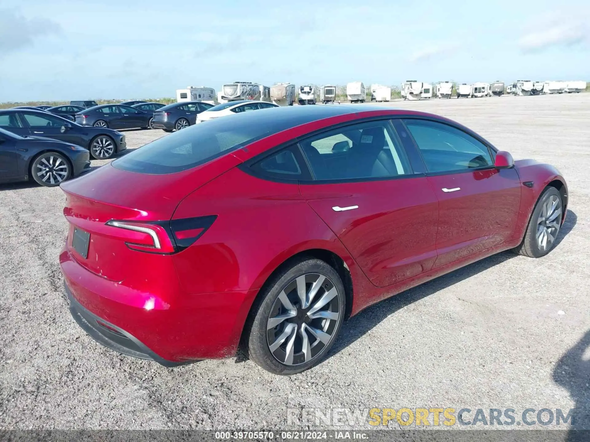 4 Photograph of a damaged car 5YJ3E1EA8RF752663 TESLA MODEL 3 2024