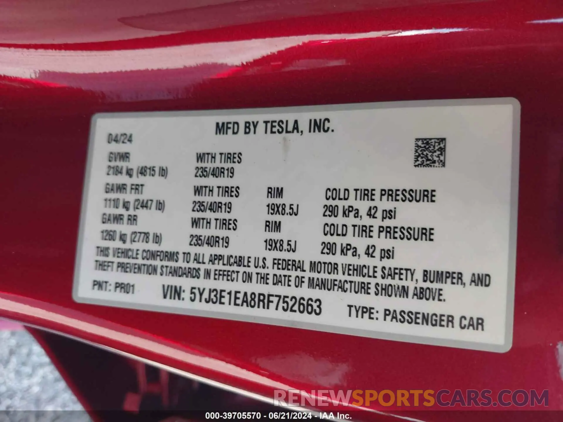 9 Photograph of a damaged car 5YJ3E1EA8RF752663 TESLA MODEL 3 2024