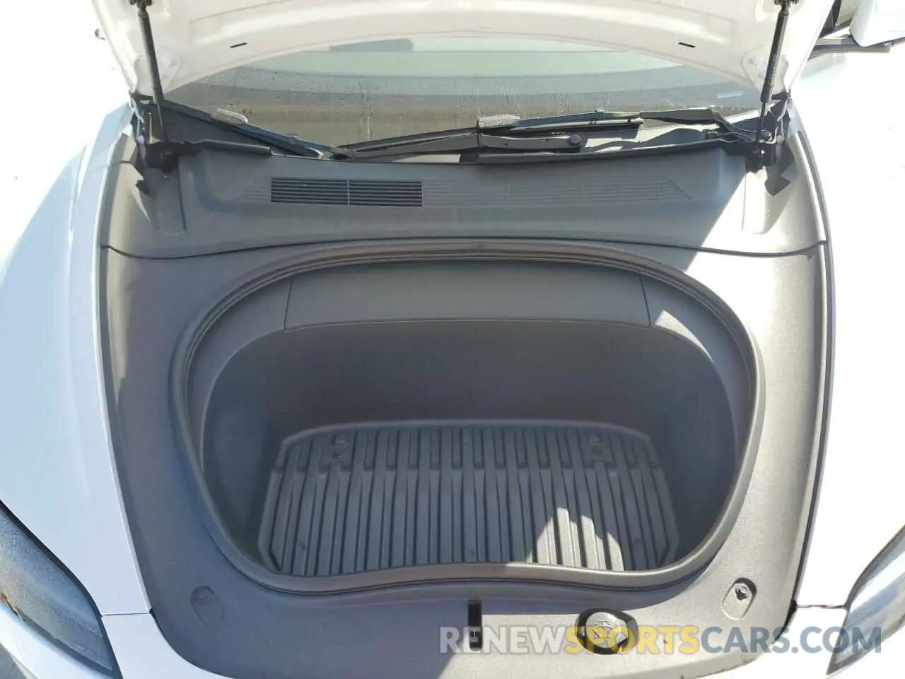 11 Фотография поврежденного автомобиля 5YJ3E1EA9RF752350 TESLA MODEL 3 2024