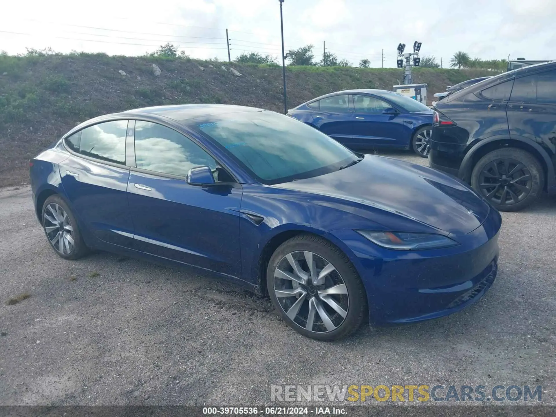 1 Фотография поврежденного автомобиля 5YJ3E1EA9RF768015 TESLA MODEL 3 2024