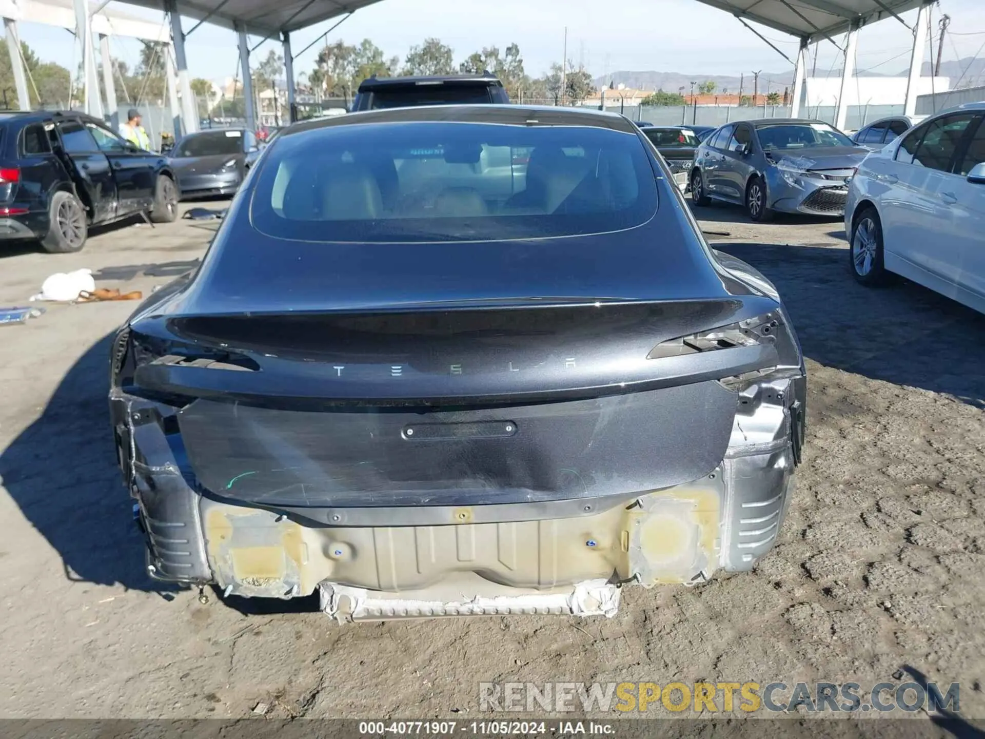 17 Photograph of a damaged car 5YJ3E1EA9RF786143 TESLA MODEL 3 2024