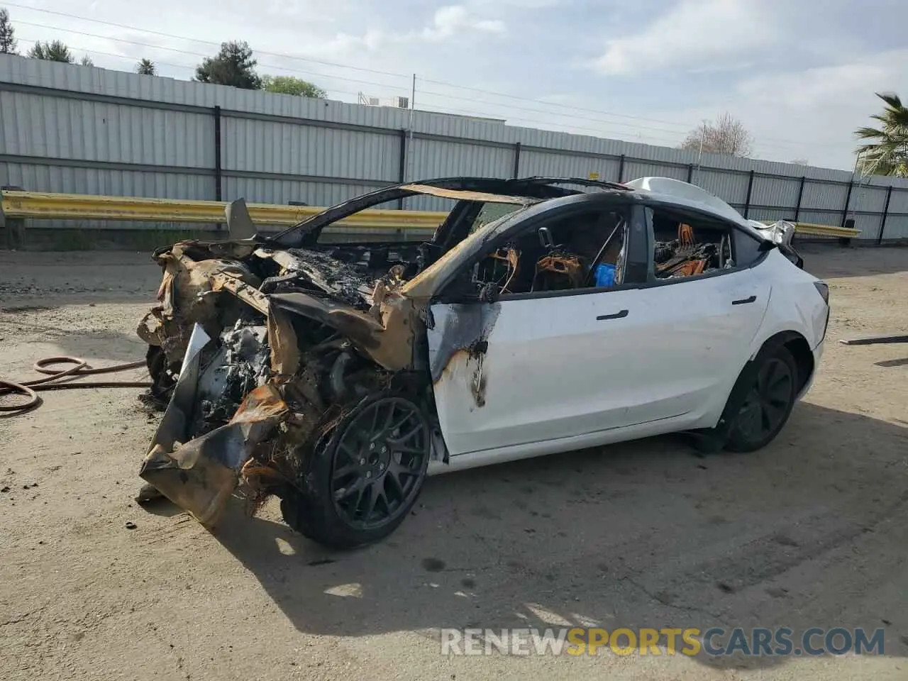 1 Photograph of a damaged car 5YJ3E1EA9RF858023 TESLA MODEL 3 2024
