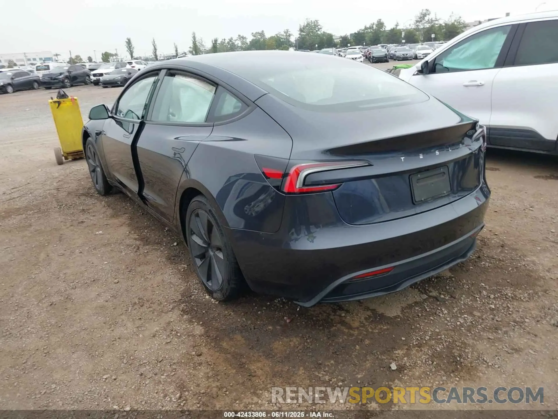 3 Photograph of a damaged car 5YJ3E1EAXRF743950 TESLA MODEL 3 2024