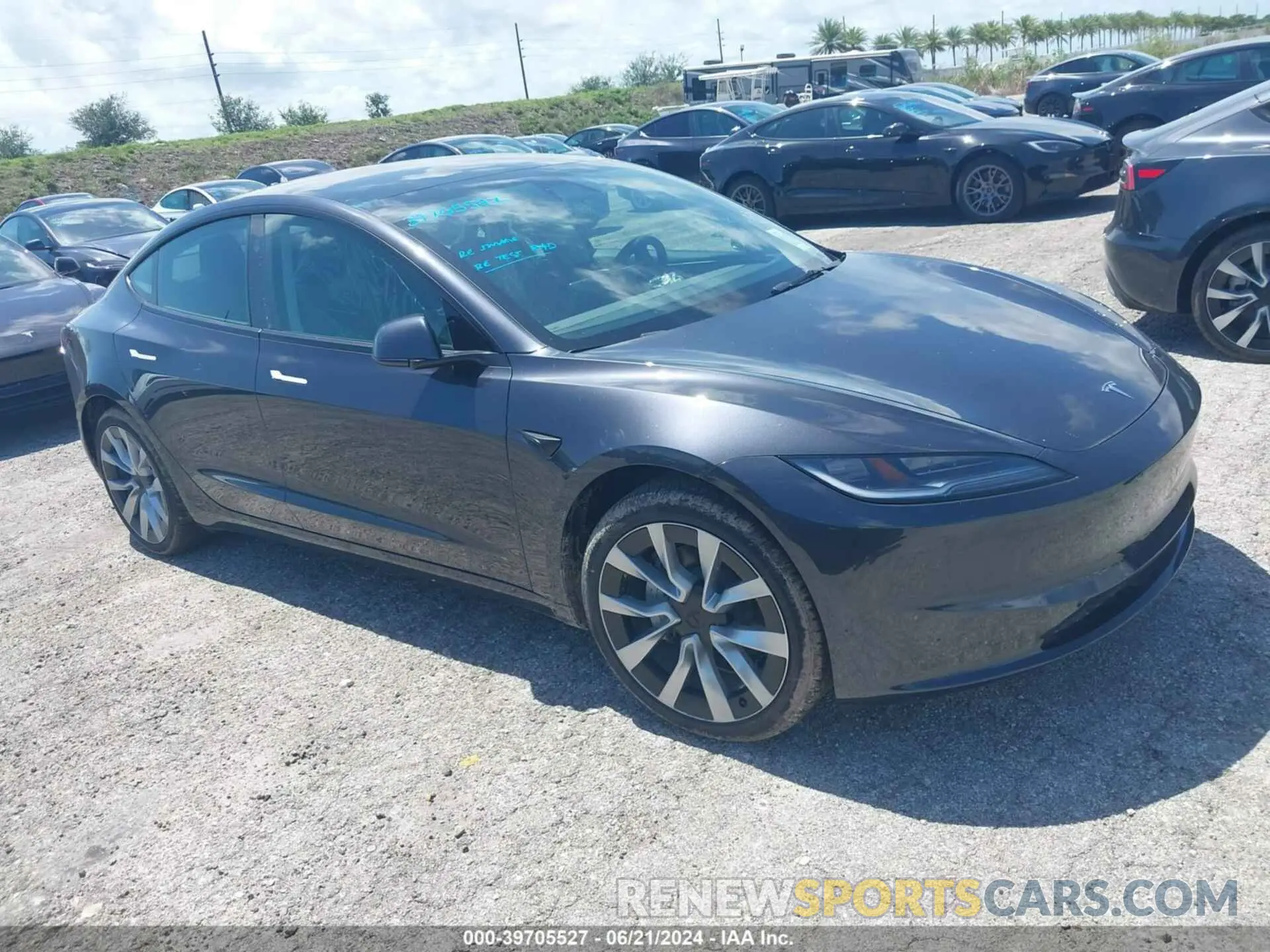 1 Фотография поврежденного автомобиля 5YJ3E1EAXRF752132 TESLA MODEL 3 2024