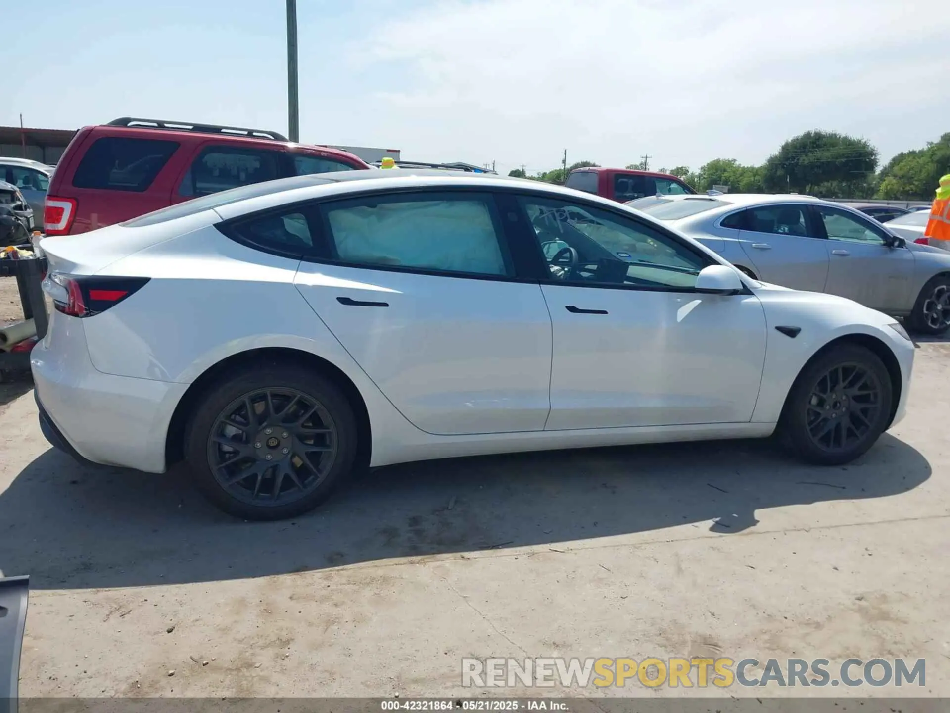 14 Фотография поврежденного автомобиля 5YJ3E1EAXRF785907 TESLA MODEL 3 2024
