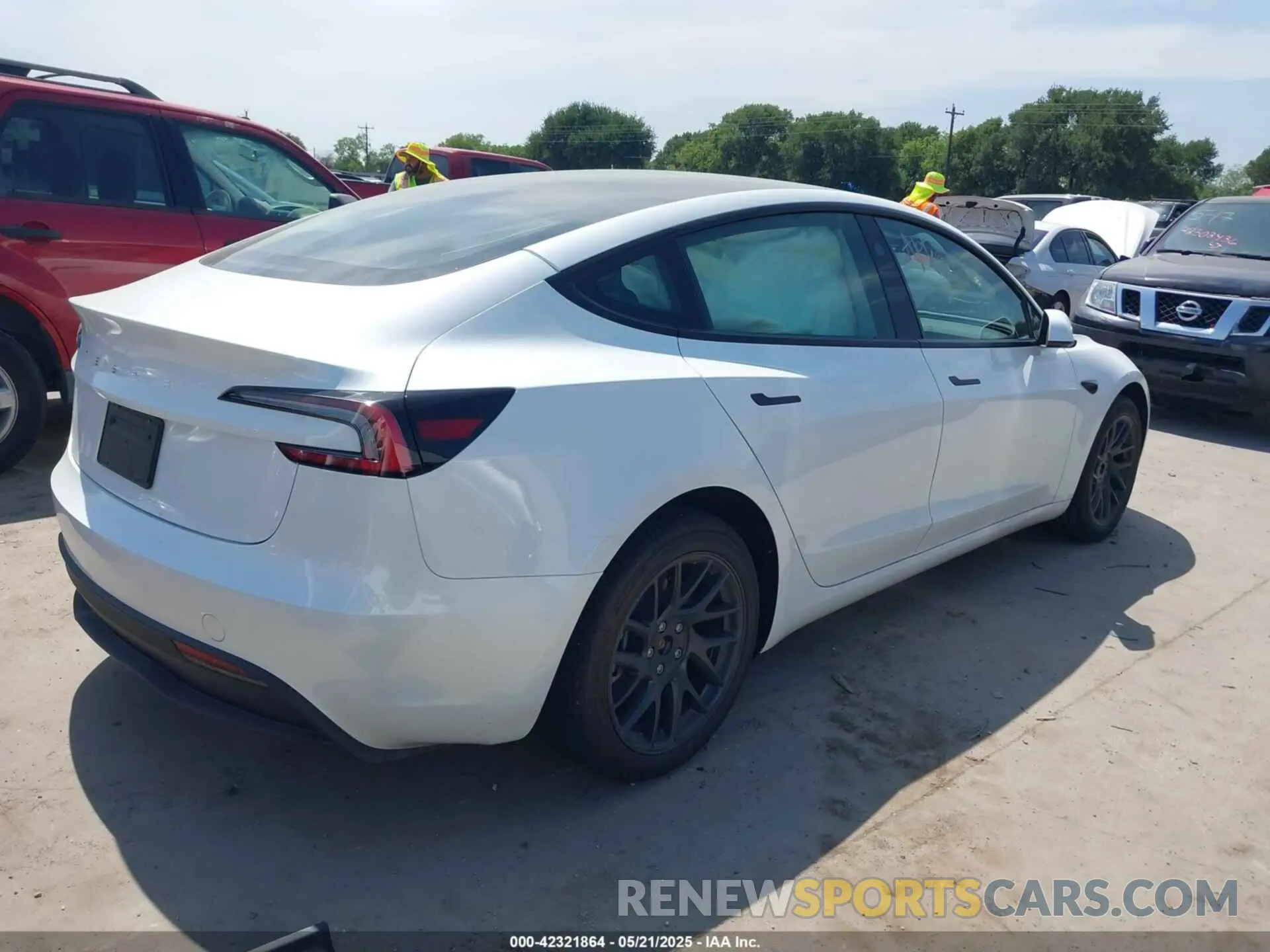 4 Фотография поврежденного автомобиля 5YJ3E1EAXRF785907 TESLA MODEL 3 2024