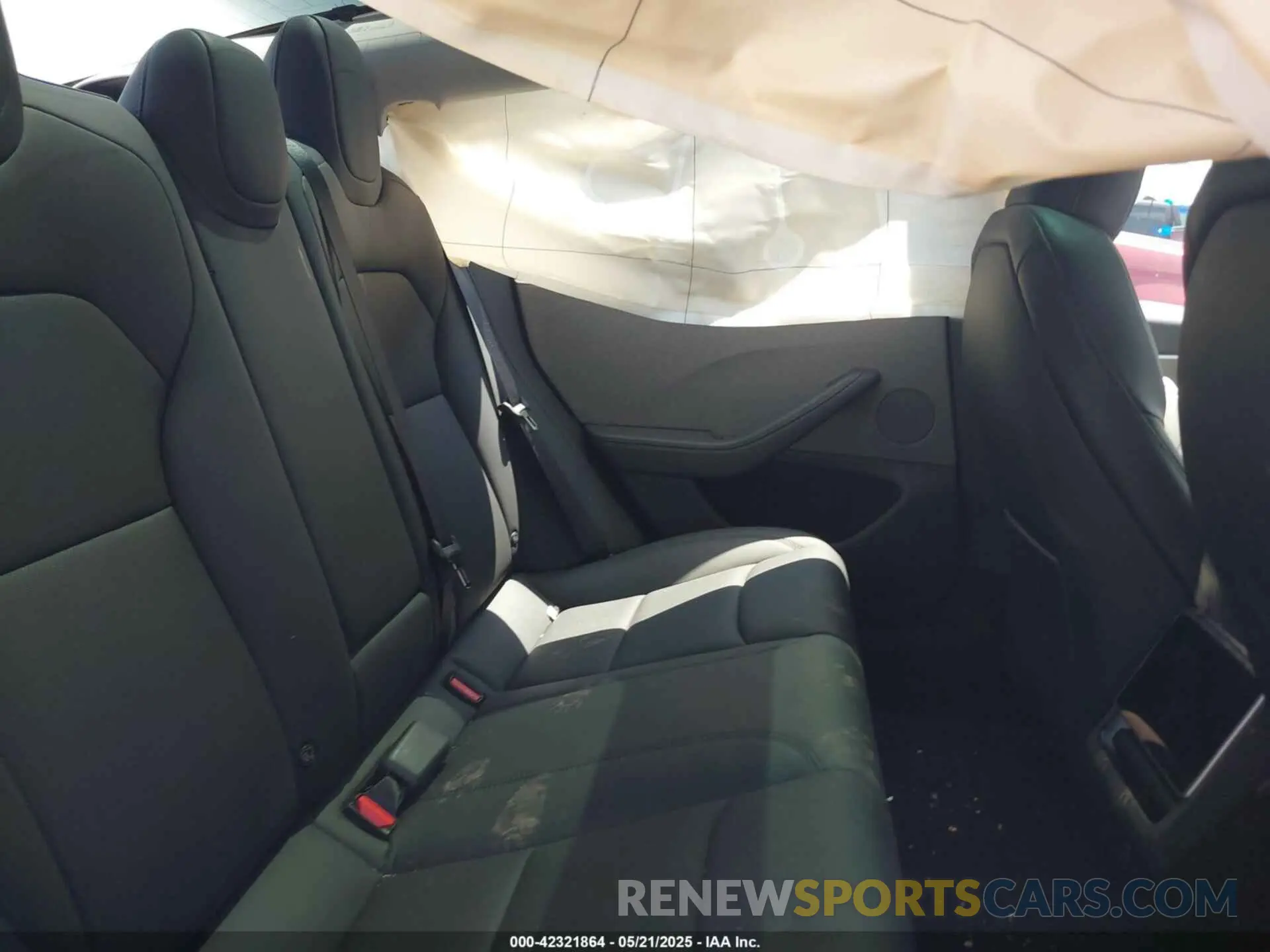 8 Фотография поврежденного автомобиля 5YJ3E1EAXRF785907 TESLA MODEL 3 2024